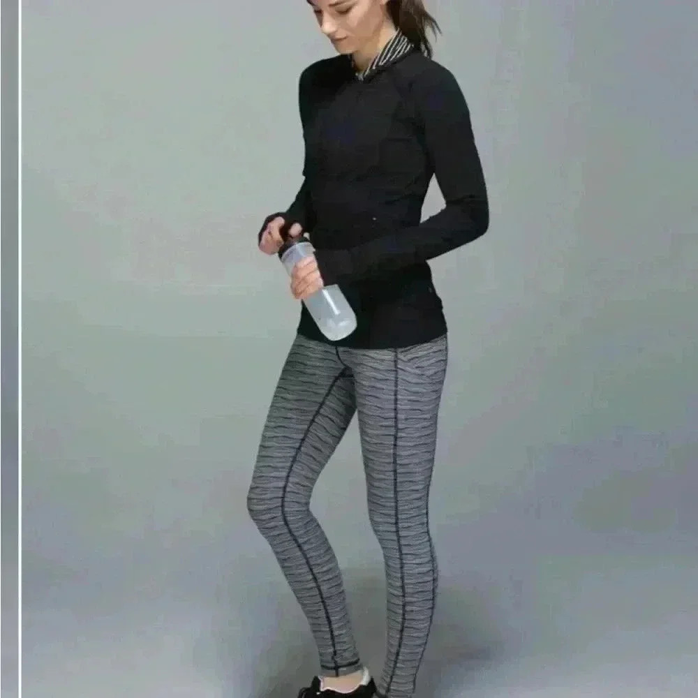Lululemon Speed Tight II Textured Wave Black Silver size 6 - Picture 2 of 6